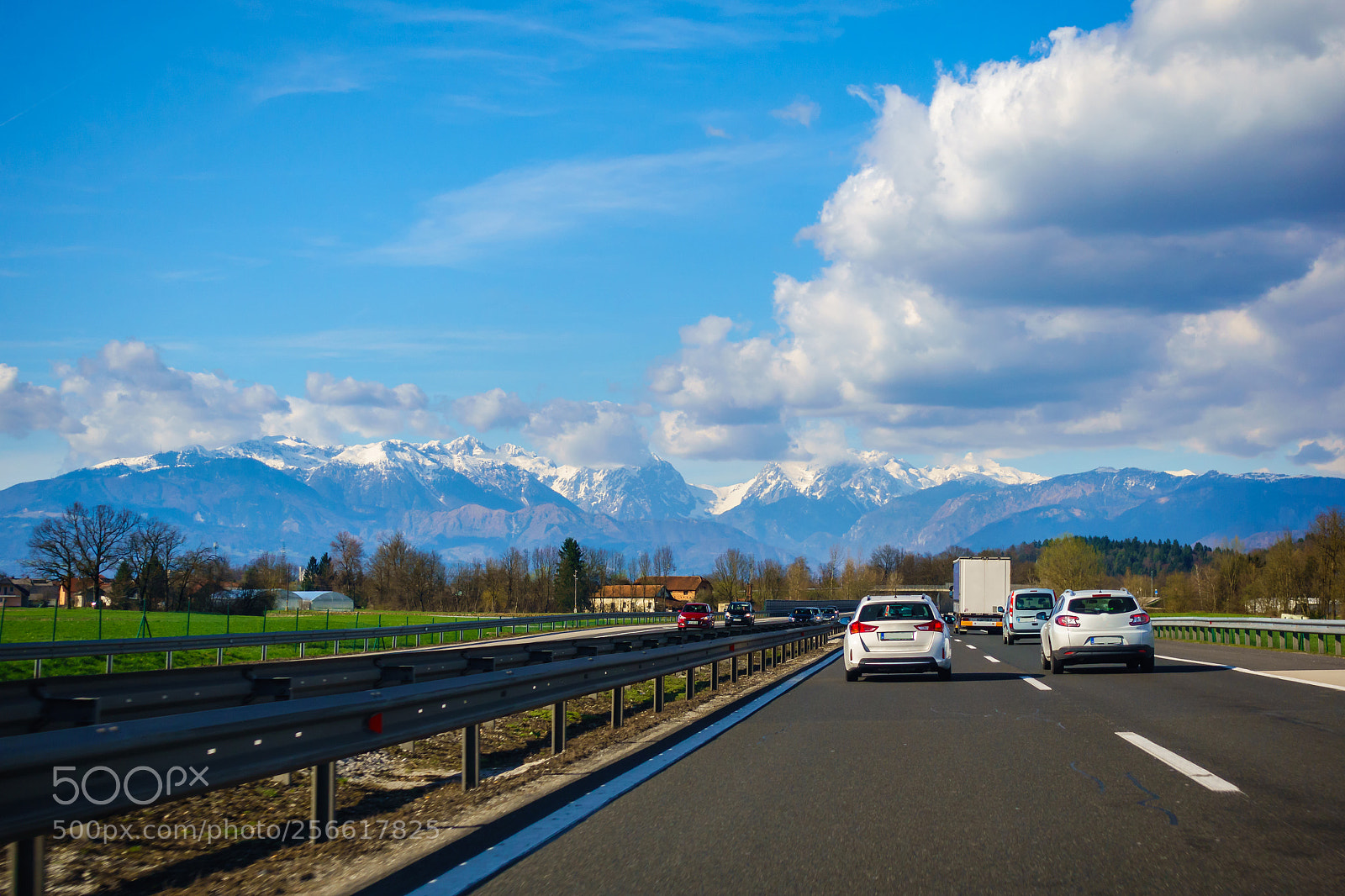 Sony DSC-RX100M5 sample photo. Traffic on slovenian highway photography