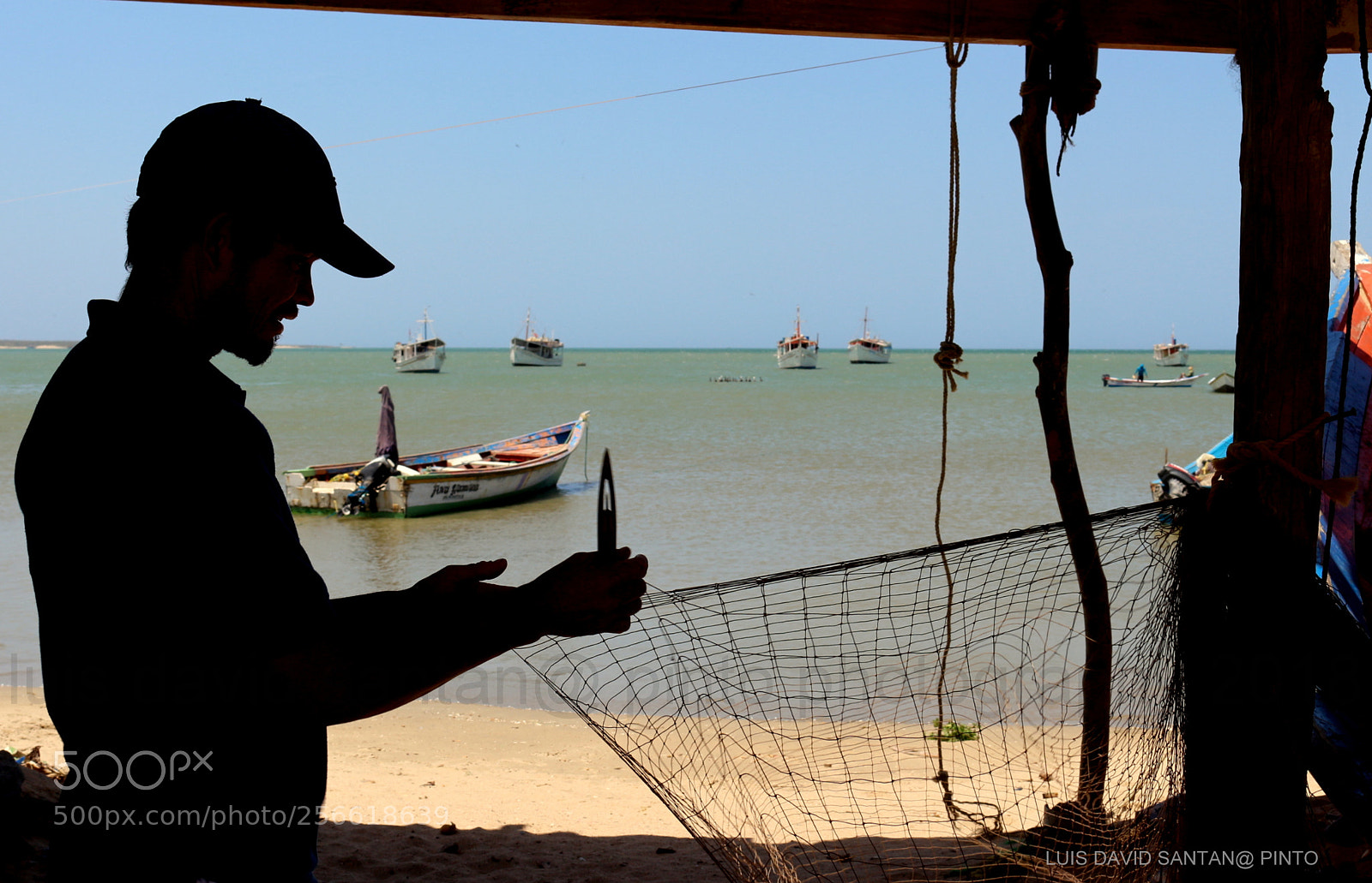 Canon EOS 700D (EOS Rebel T5i / EOS Kiss X7i) sample photo. Repairing the net photography