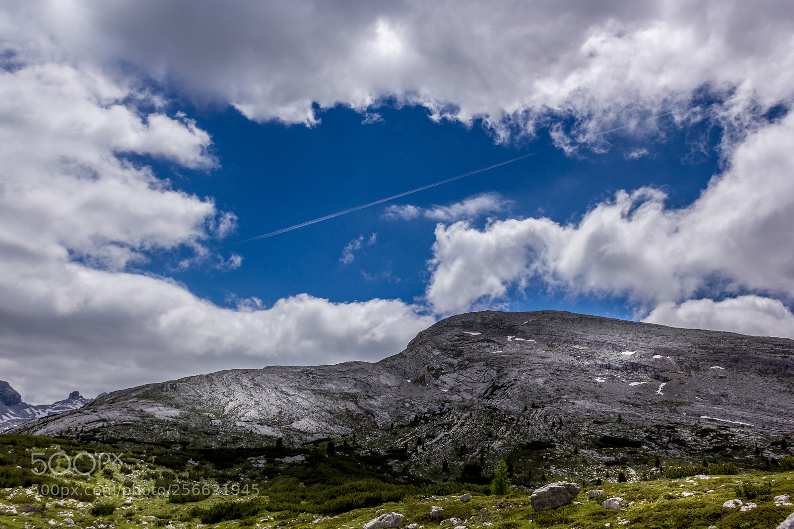 Canon EOS 550D (EOS Rebel T2i / EOS Kiss X4) sample photo. Trace in the sky.. photography