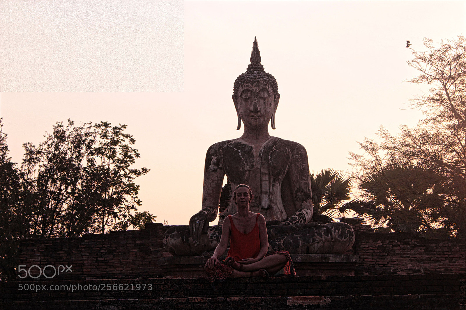 Canon EOS 100D (EOS Rebel SL1 / EOS Kiss X7) sample photo. Sunset meditation photography
