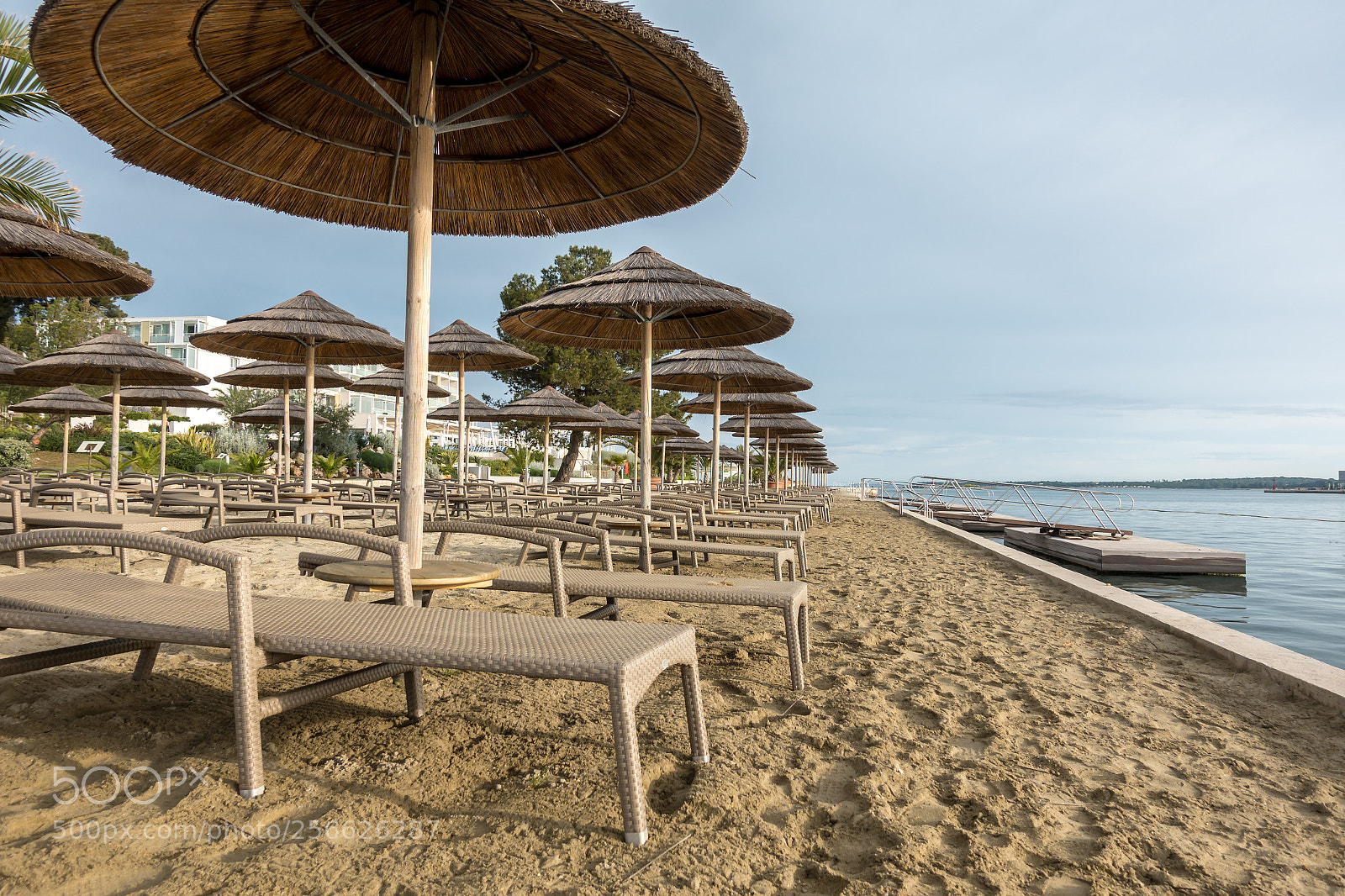 Sony DSC-RX100M5 sample photo. Beach with beach chairs photography