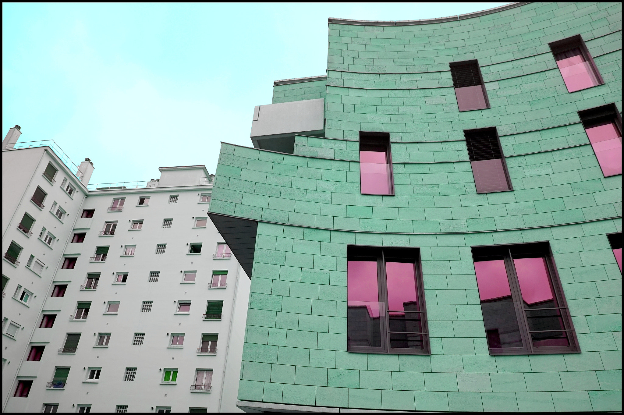Sony E 16-50mm F3.5-5.6 PZ OSS sample photo. Bordeaux photography