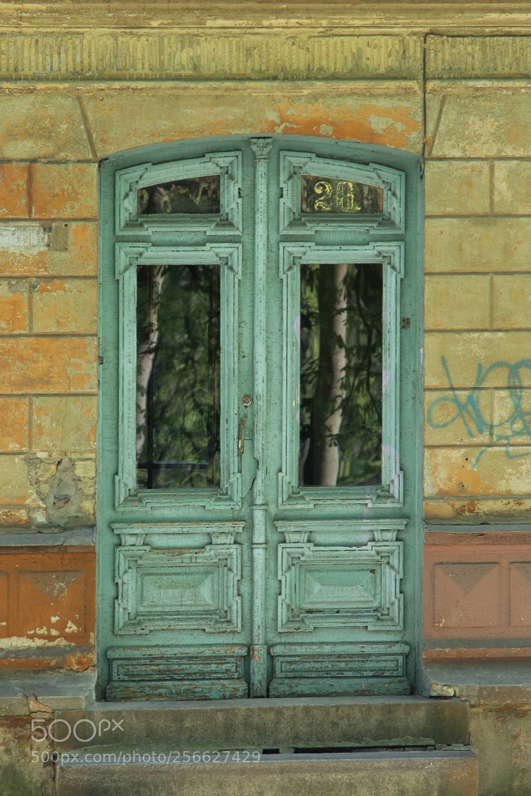 Canon EOS 60D sample photo. The door photography