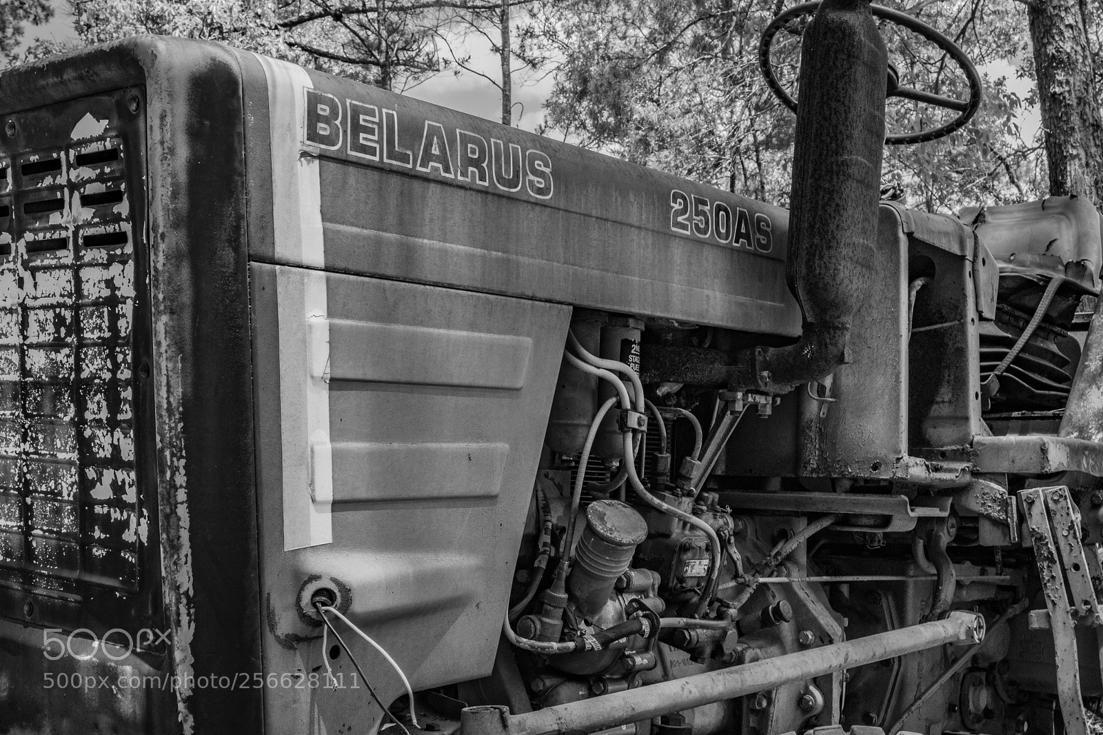 Canon EOS 750D (EOS Rebel T6i / EOS Kiss X8i) sample photo. B w tractor photography