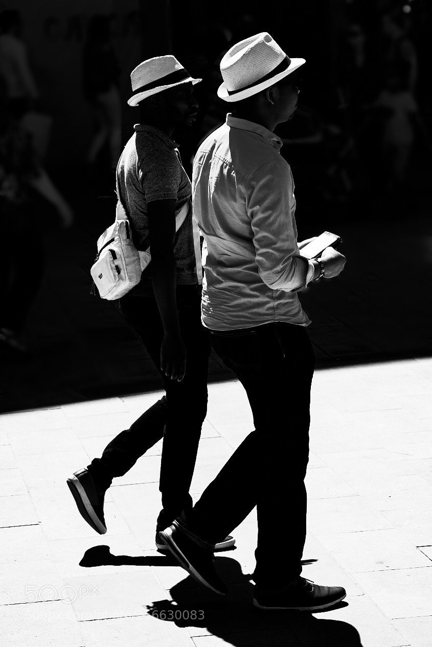 Fujifilm X-T20 sample photo. Identical hats photography