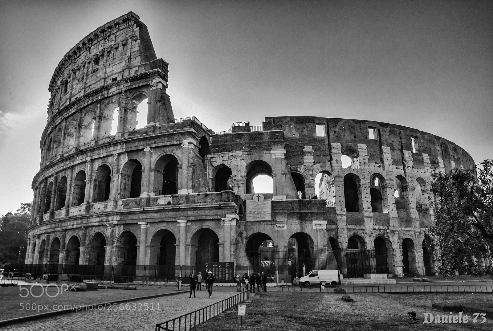 Canon EOS 700D (EOS Rebel T5i / EOS Kiss X7i) sample photo. Colosseo bn photography