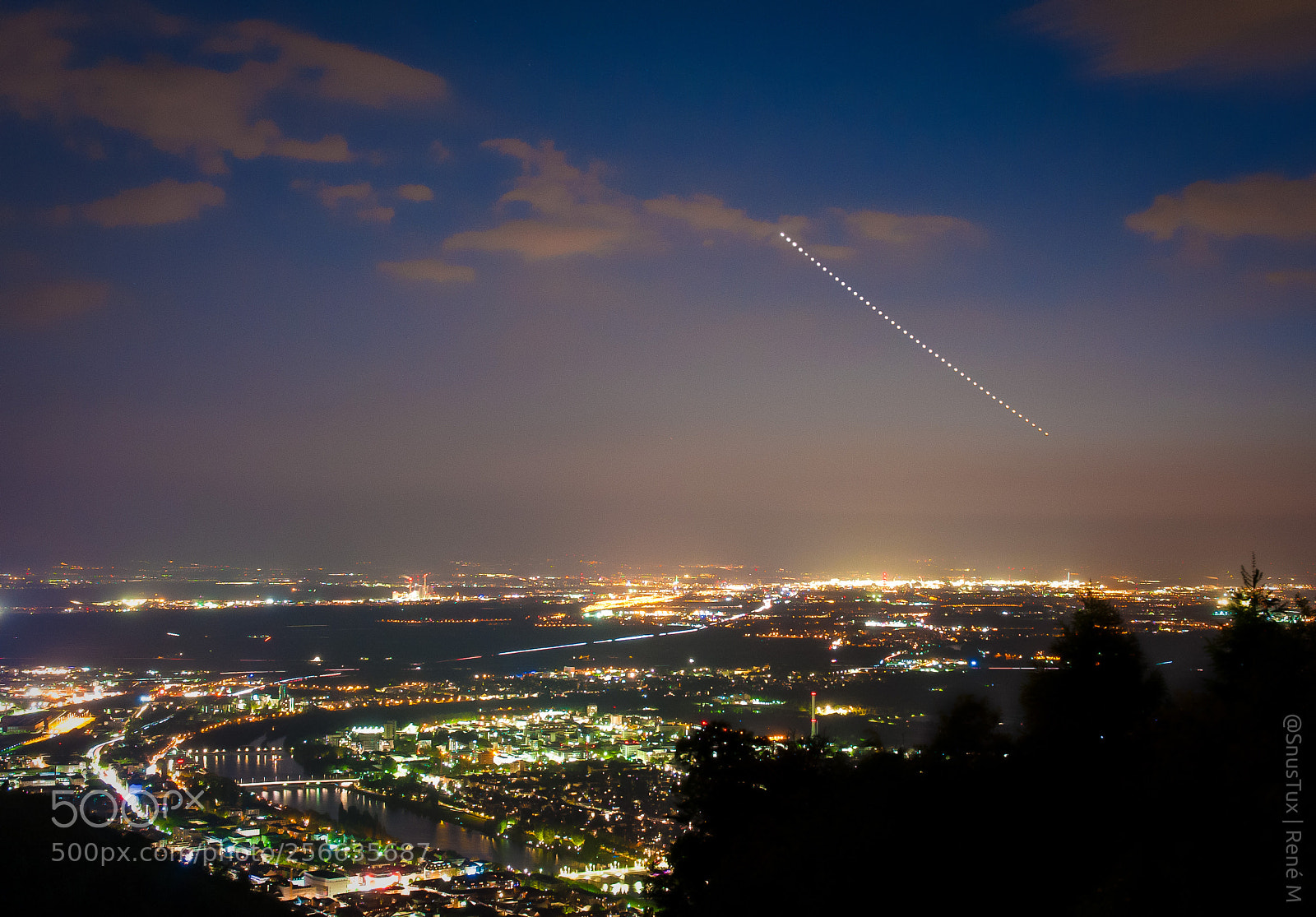Nikon D300S sample photo. Going down photography