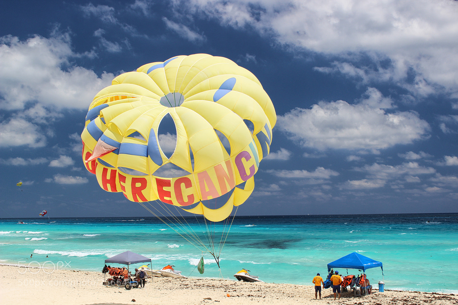 Canon EOS 600D (Rebel EOS T3i / EOS Kiss X5) sample photo. Parasailing photography