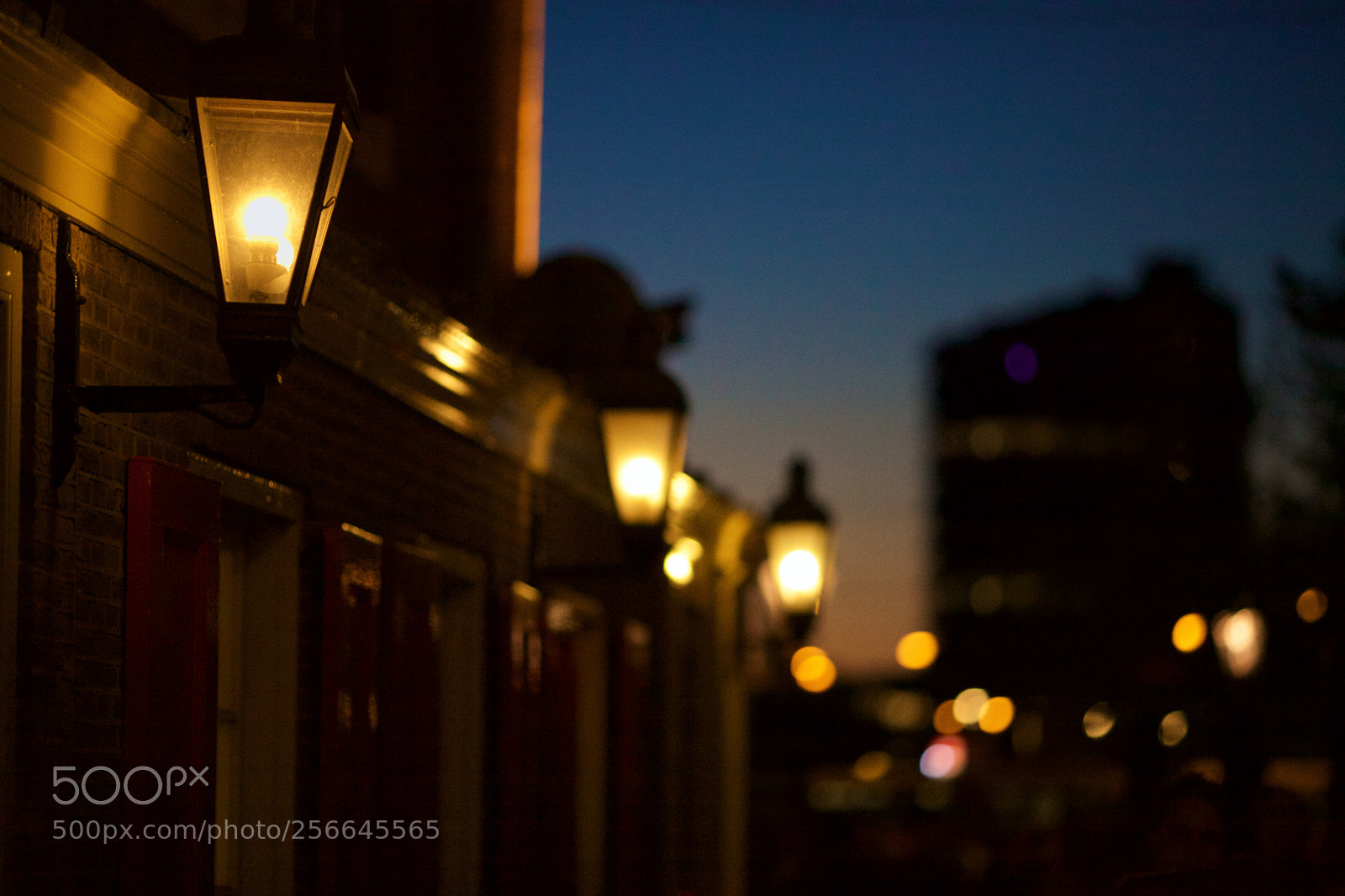 Canon EOS 5D Mark II sample photo. Amsterdam lantern photography