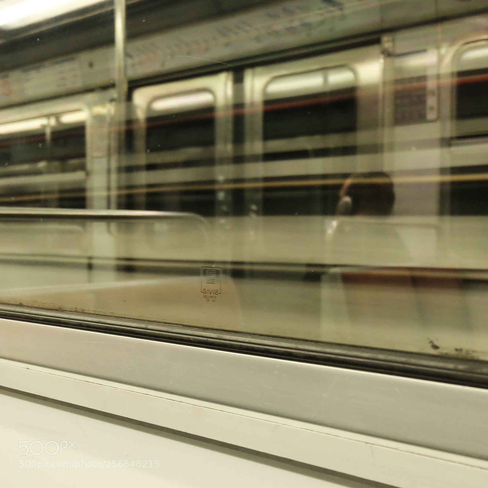 Fujifilm X-T10 sample photo. Dans le métro photography