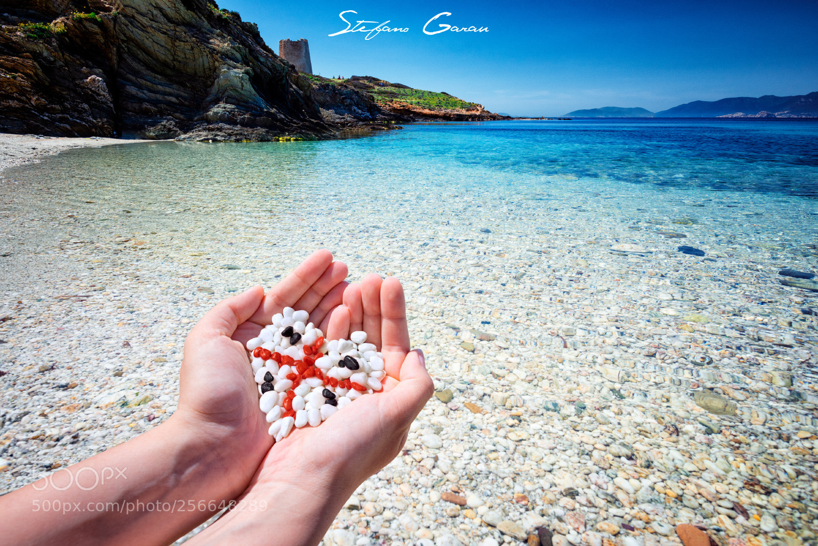 Nikon D810 sample photo. Pebbles forming a heart photography