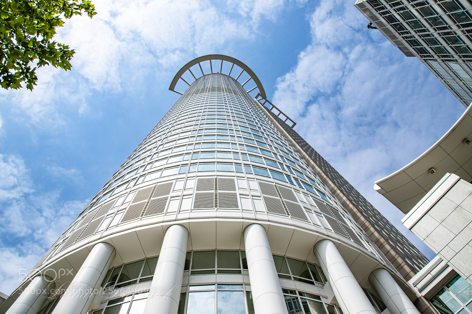 Canon EOS 6D Mark II sample photo. Kronenhochhaus frankfurt photography