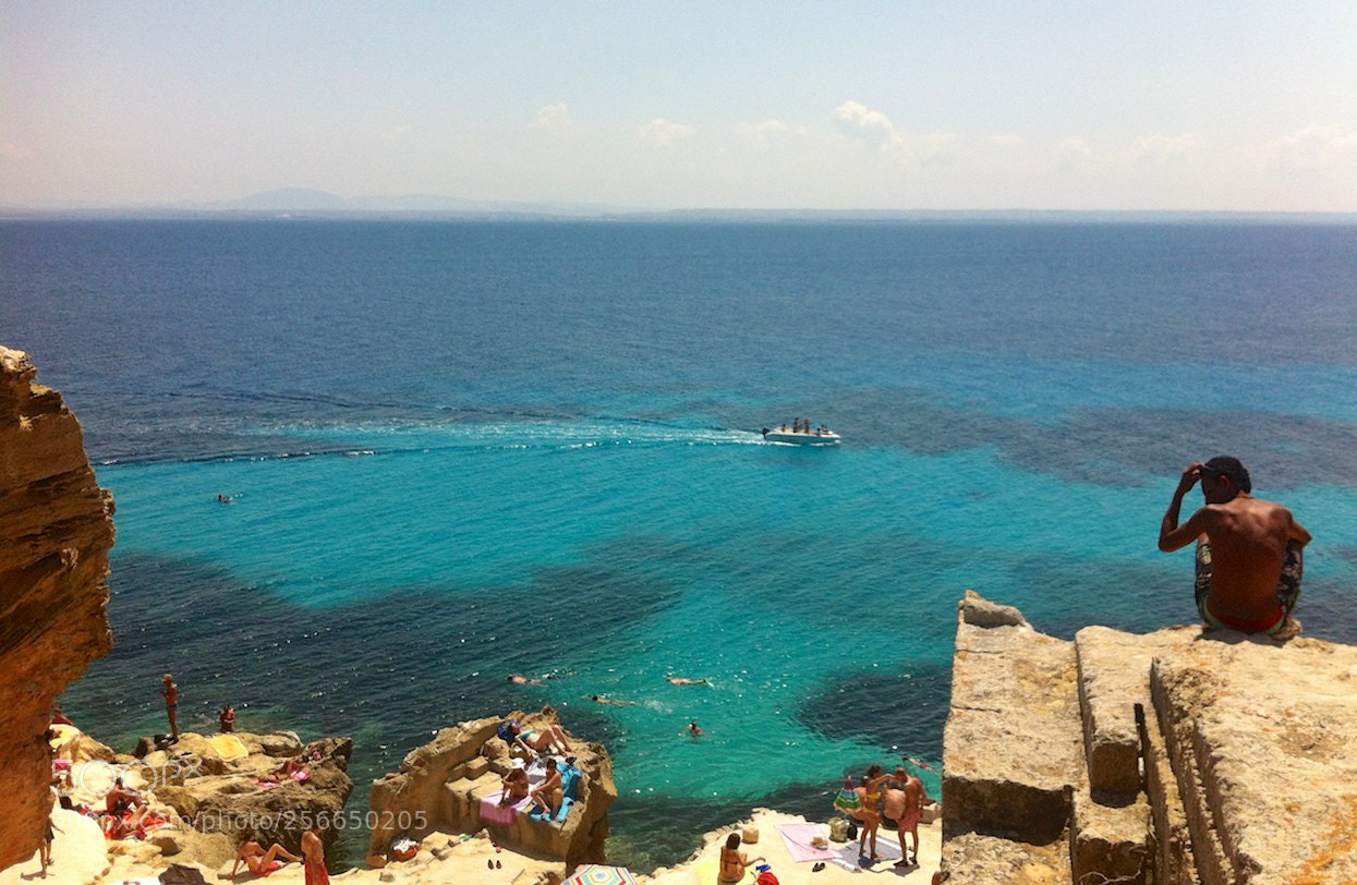 Apple iPhone 4 sample photo. Favignana photography