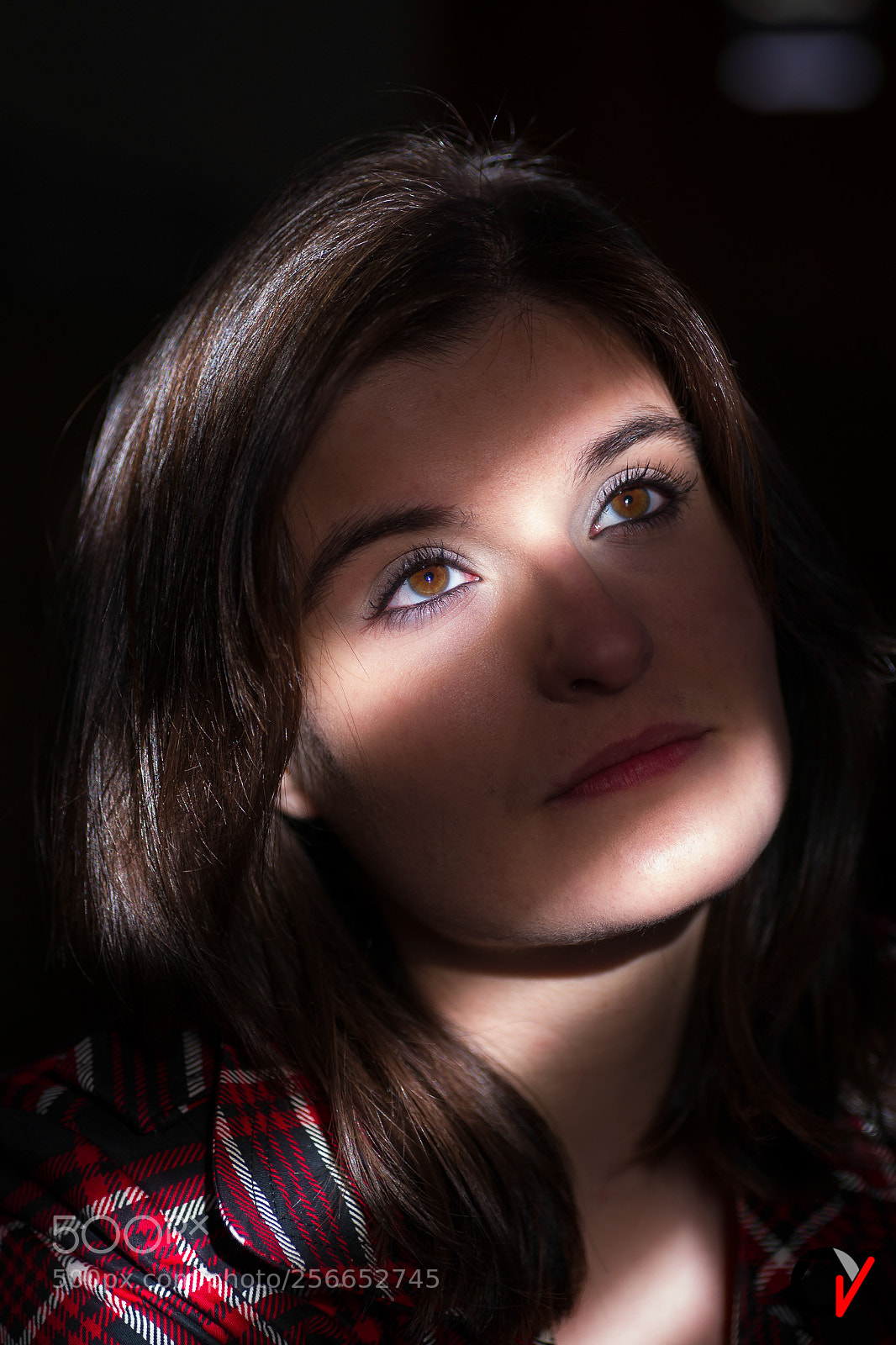Sony Alpha DSLR-A850 sample photo. Ojos, sombra y luz. photography
