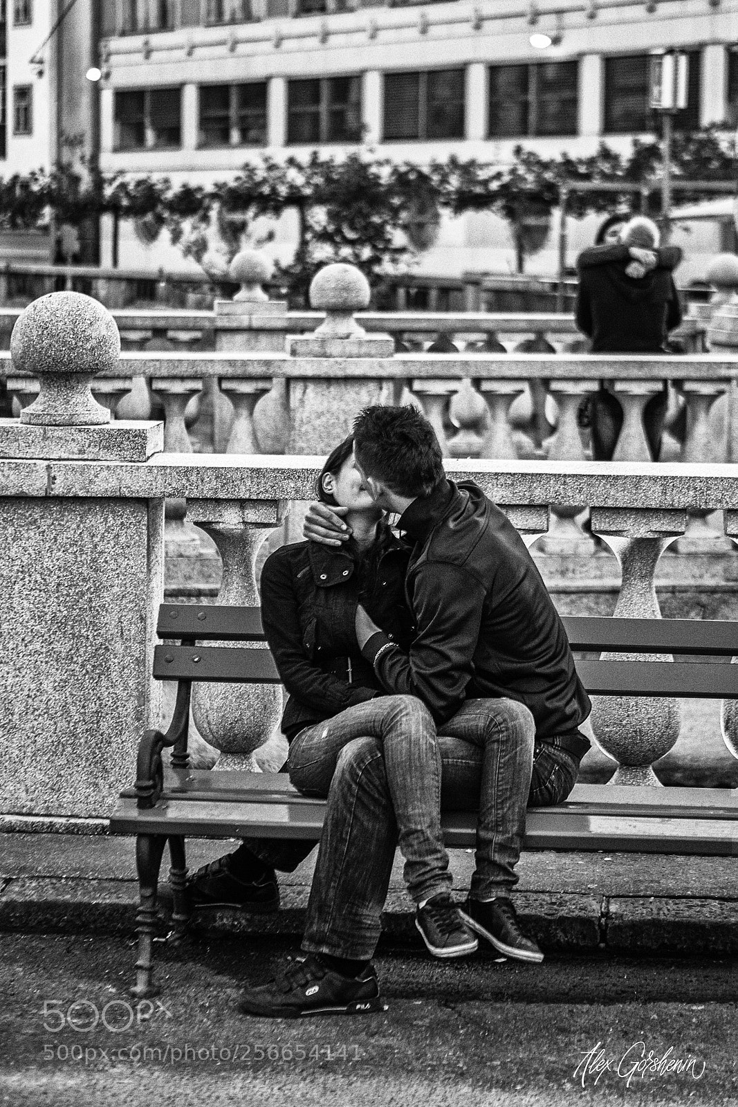 Canon EOS 5D Mark II sample photo. Kisses on the triple photography