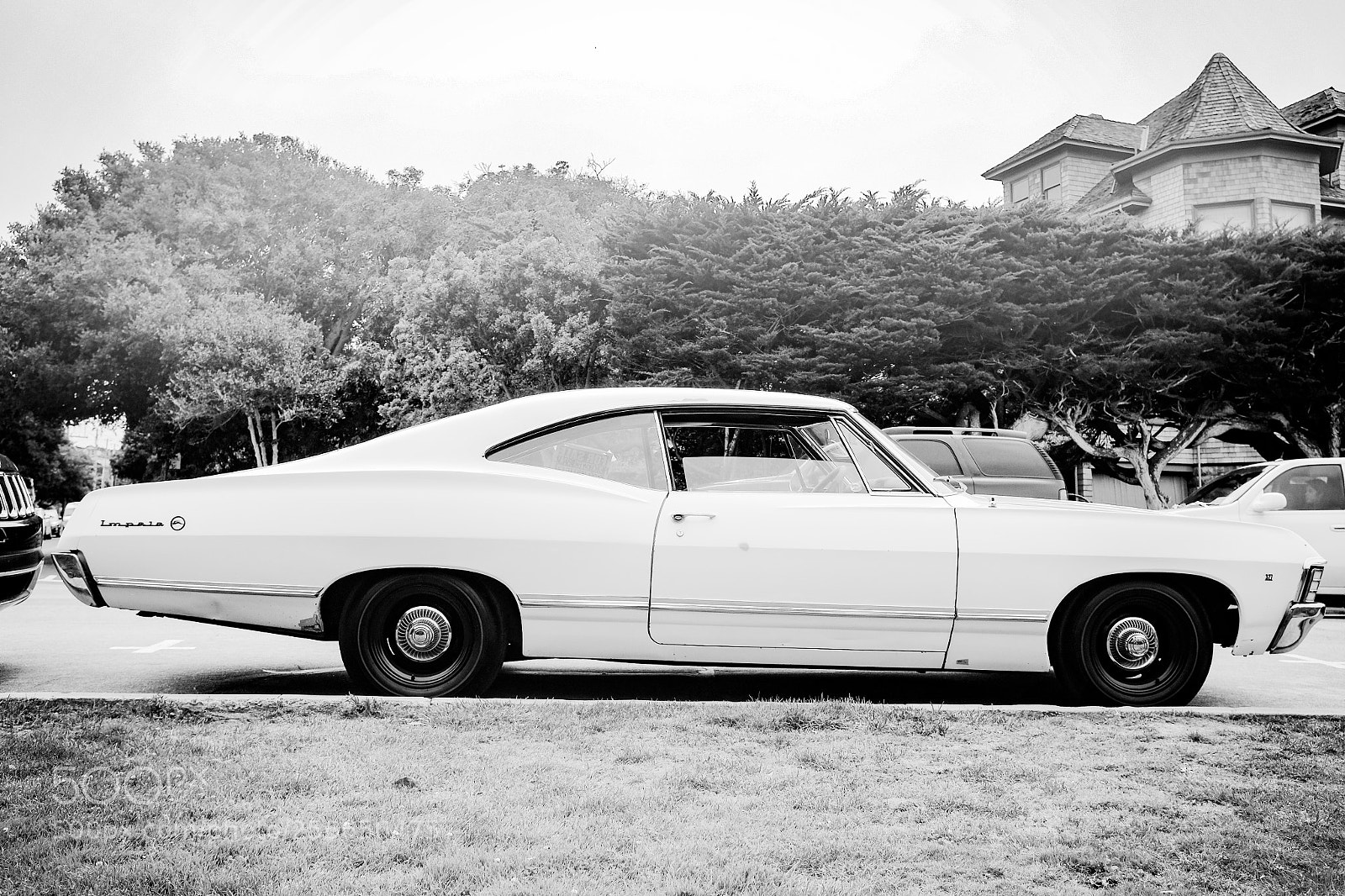 Fujifilm X100T sample photo. Pacific grove chevy impala photography