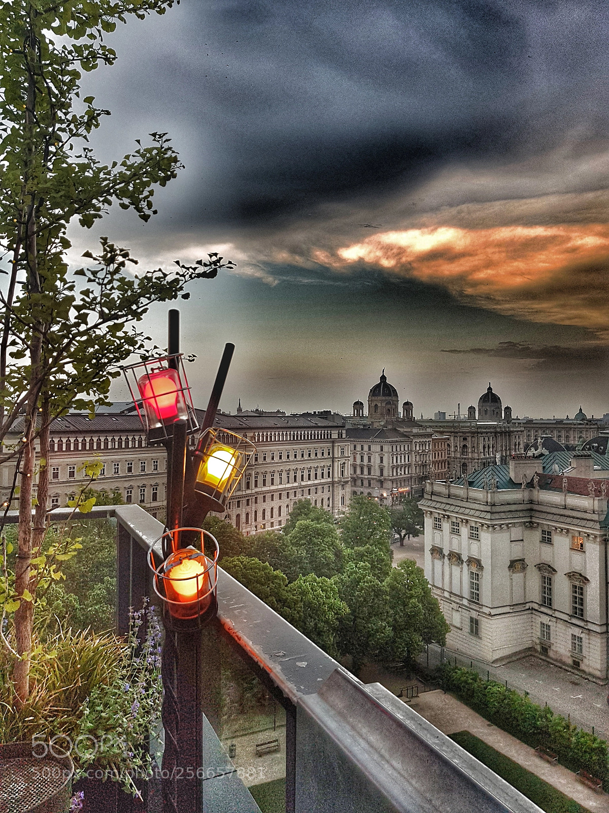 Samsung Galaxy S8 sample photo. Creepy vienna view photography