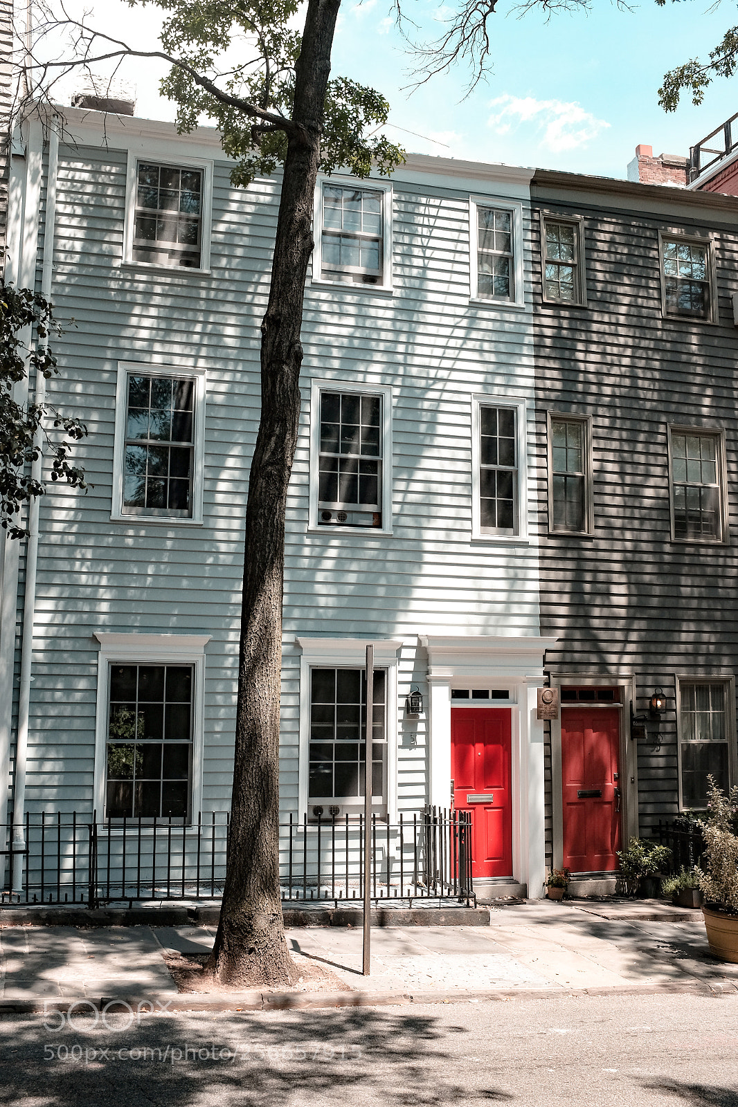 Fujifilm X100T sample photo. Brooklyn two red doors photography