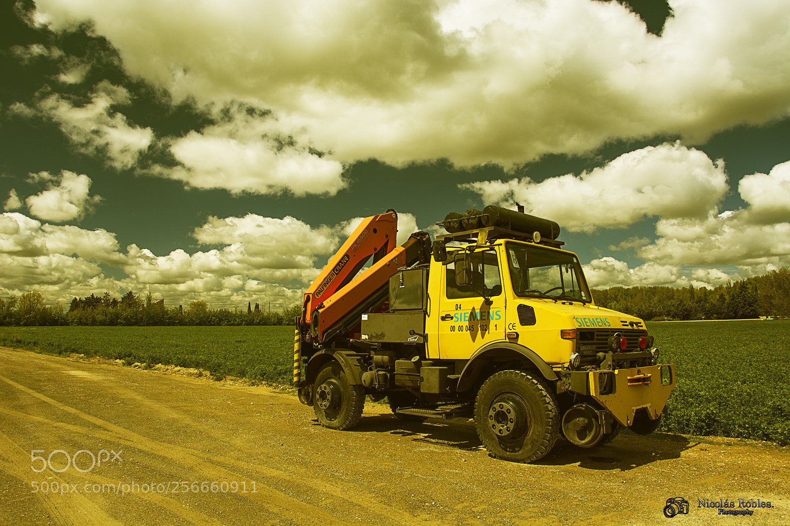 Nikon D7100 sample photo. Unimog rail photography