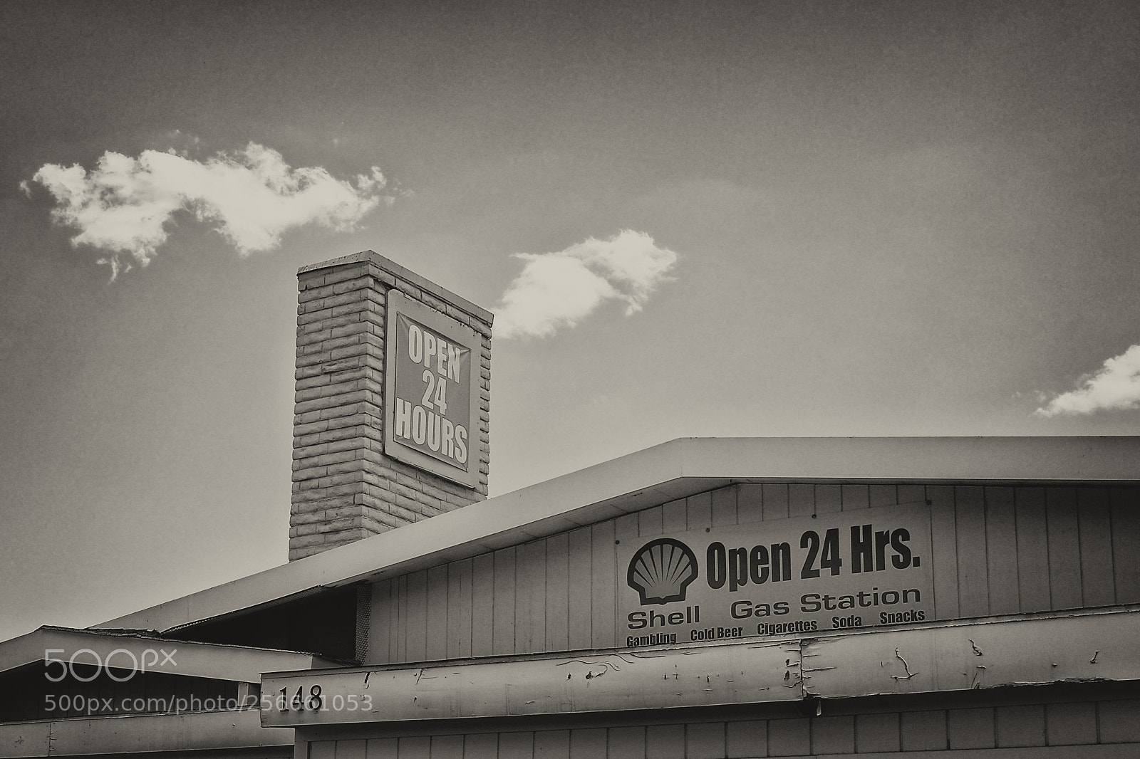 Fujifilm X100T sample photo. Indian springs shell gas photography