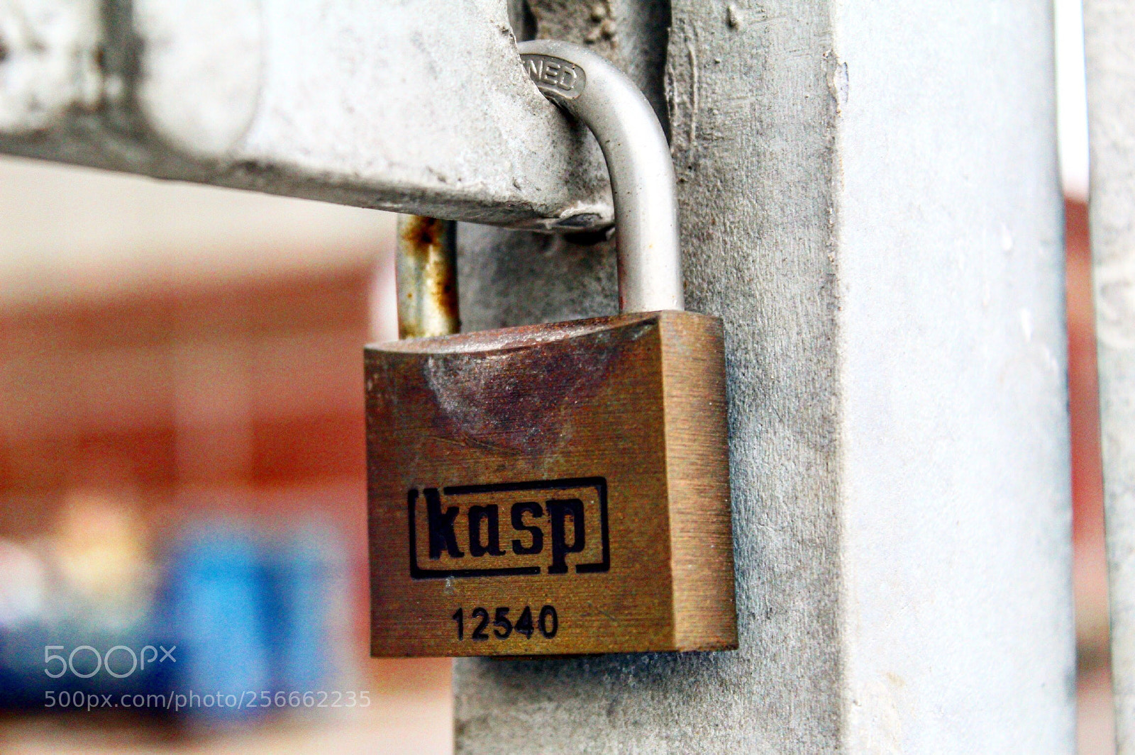 Canon EOS 1300D (EOS Rebel T6 / EOS Kiss X80) sample photo. Rusty padlock. photography