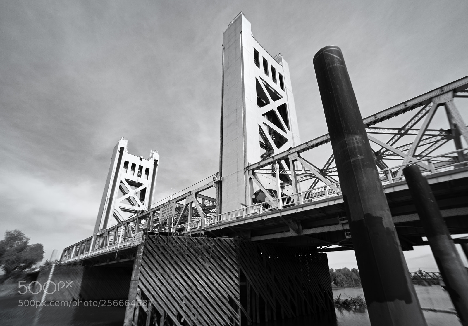 Sony a7 II sample photo. Sony 3870 bridge and poles photography