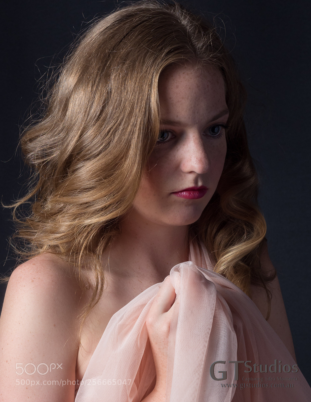 Olympus OM-D E-M5 II sample photo. Goddess photography