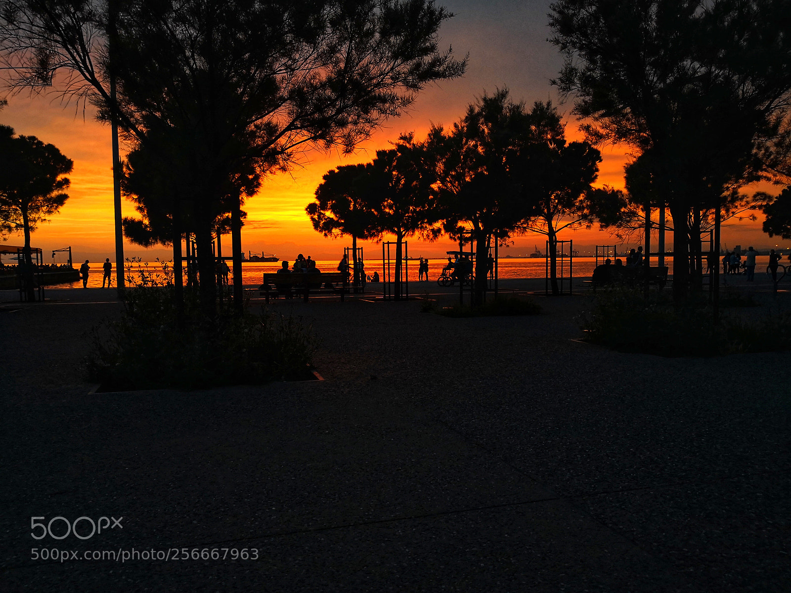 HUAWEI Mate 10 Pro sample photo. Sunset at the thessaloniki photography