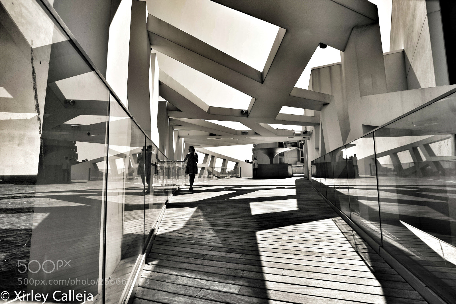 Canon EOS 1000D (EOS Digital Rebel XS / EOS Kiss F) sample photo. My love of geometry photography