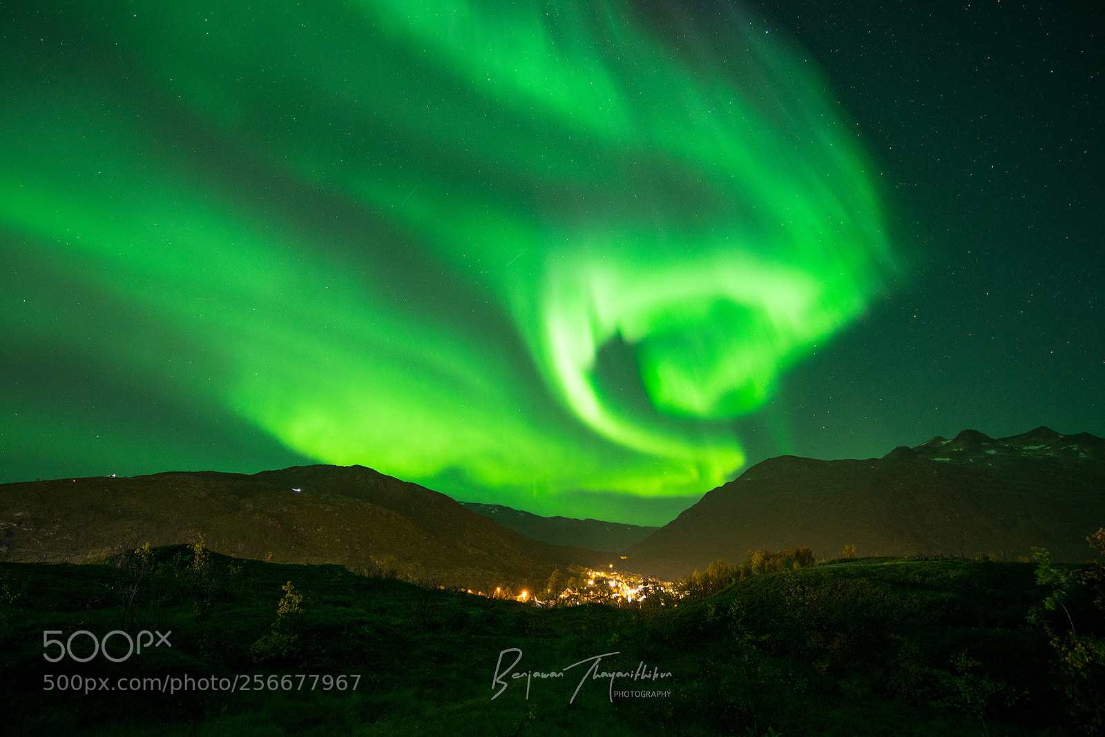 Nikon D800 sample photo. Aurora tromso photography