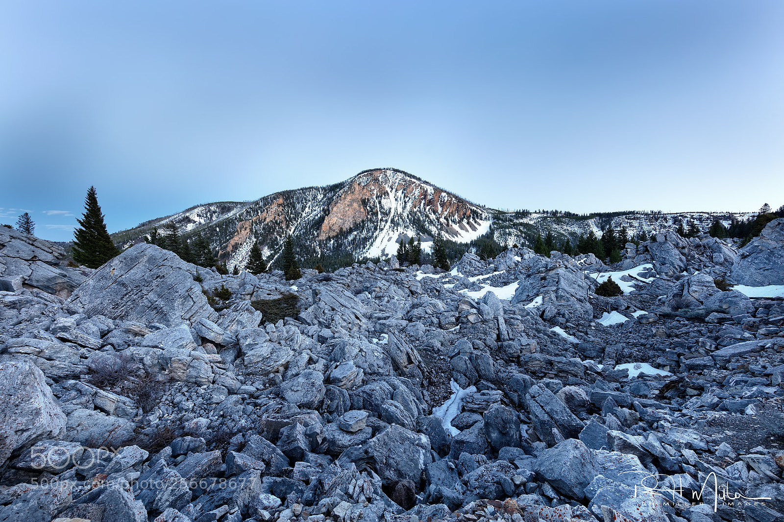 Canon EOS 5DS R sample photo. Bunsen peak at twilight photography