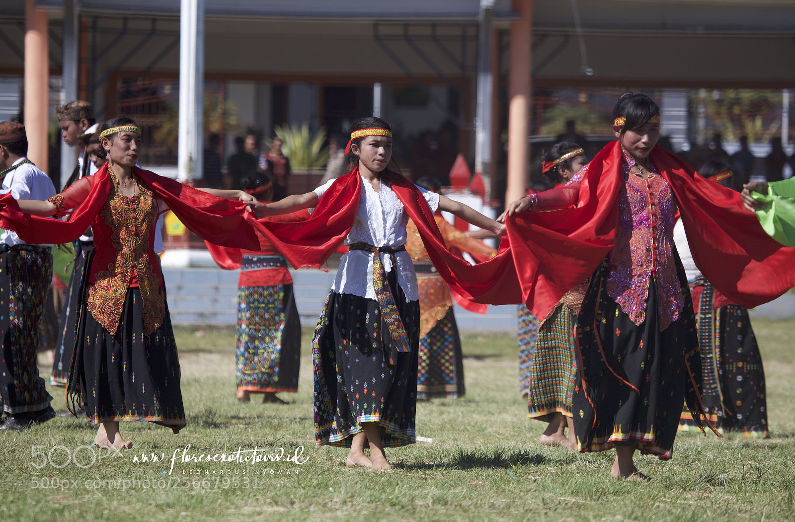 Canon EOS 6D sample photo. Dancer in manggaraian custom photography