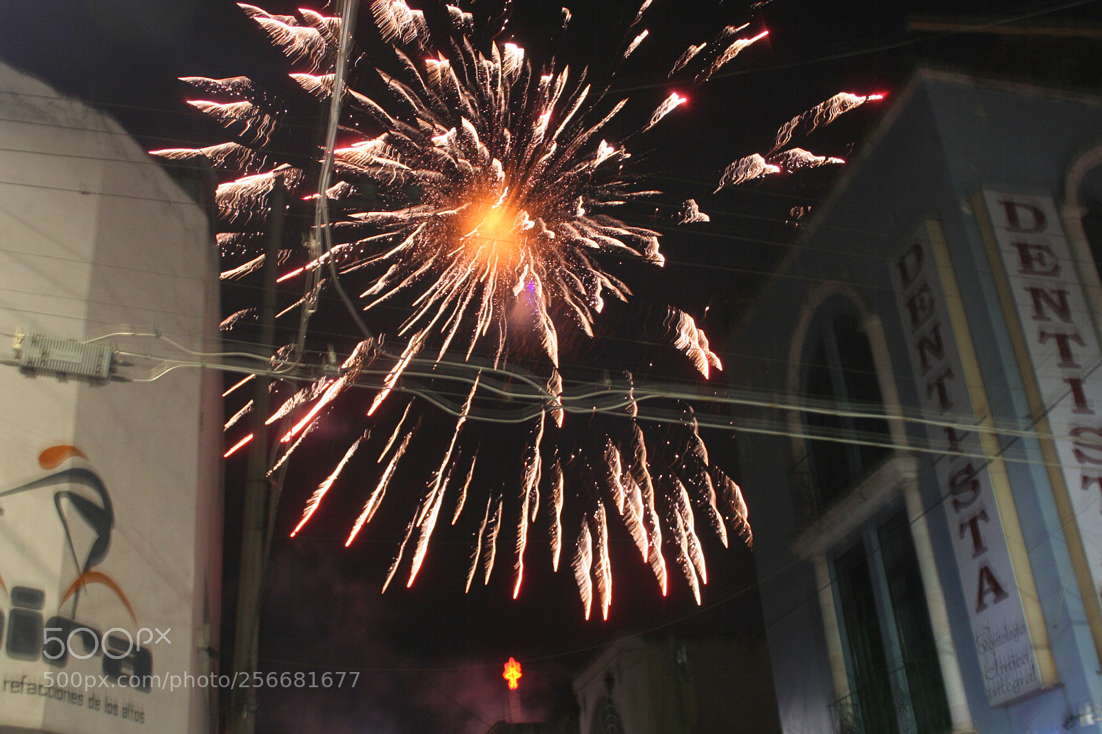 Canon EOS 350D (EOS Digital Rebel XT / EOS Kiss Digital N) sample photo. Fuegos artificiales photography