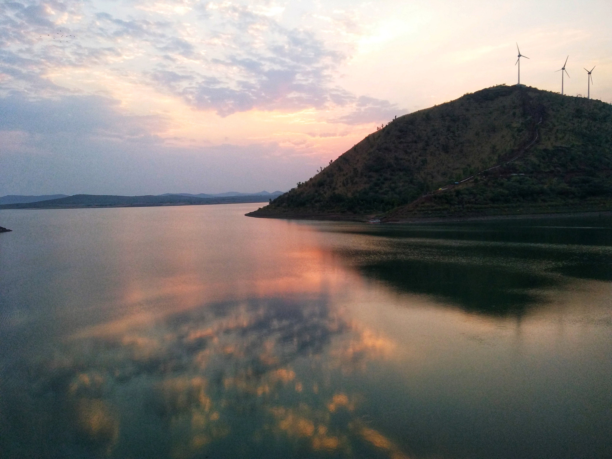 LG K10 sample photo. The beutiful reflection of the sun and the clouds. photography