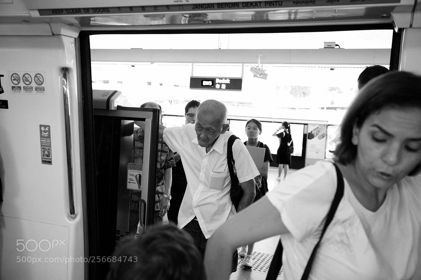 Canon EOS 5D Mark II sample photo. The daily travel photography