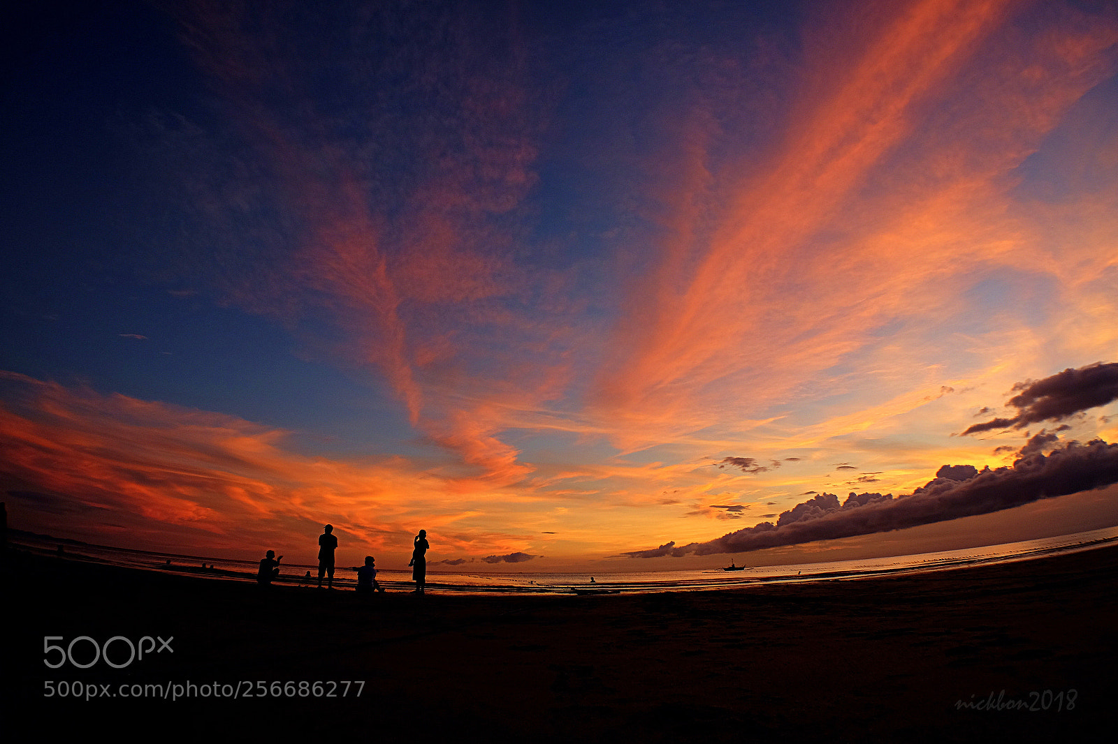 Fujifilm X-T10 sample photo. Footprints beach photography