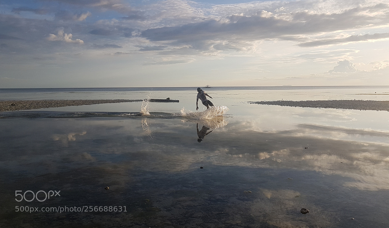 Samsung Galaxy S7 Edge sample photo. Skim-boarding photography