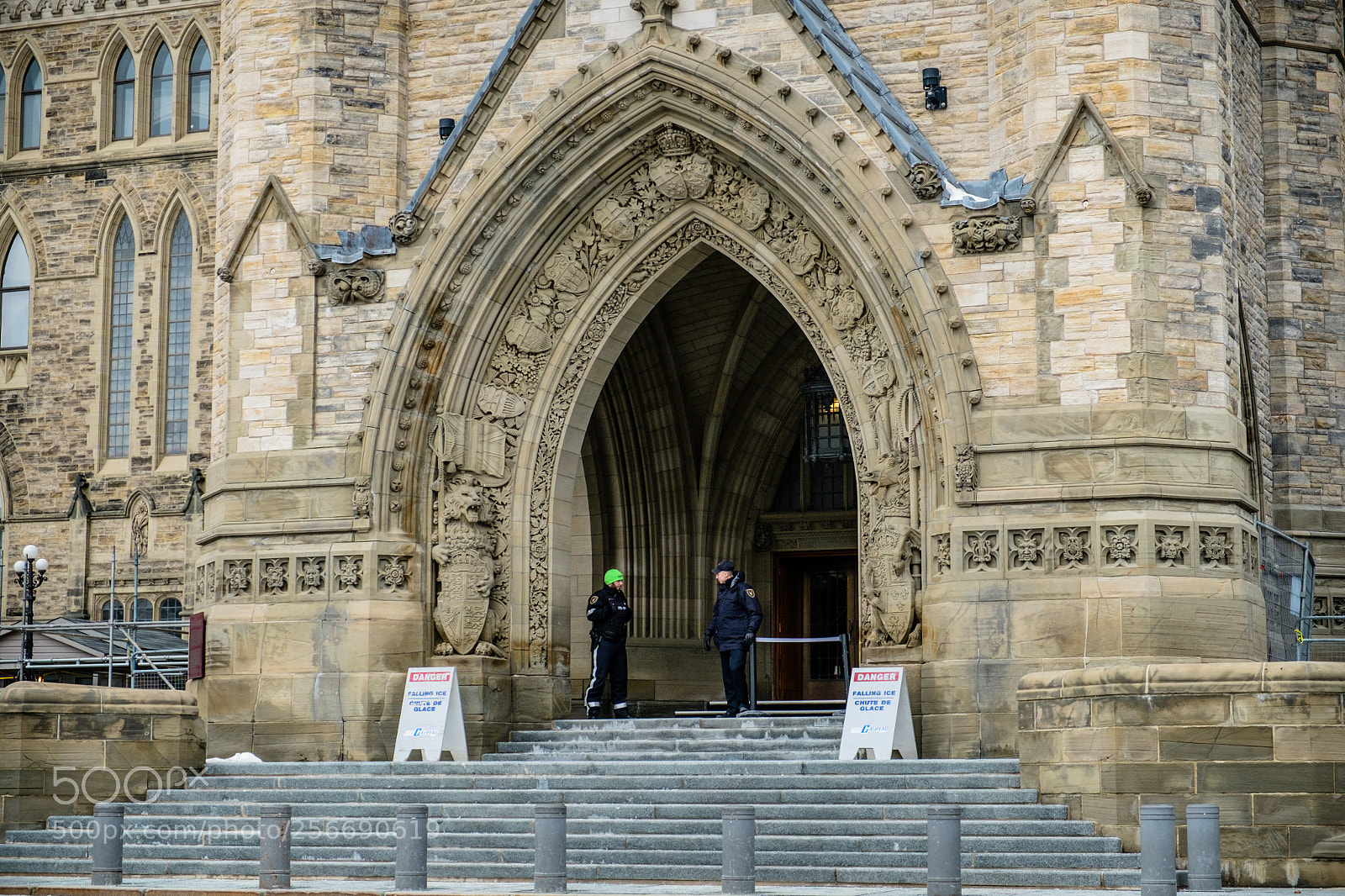 Fujifilm X-E1 sample photo. Entrance to canada's parliament photography