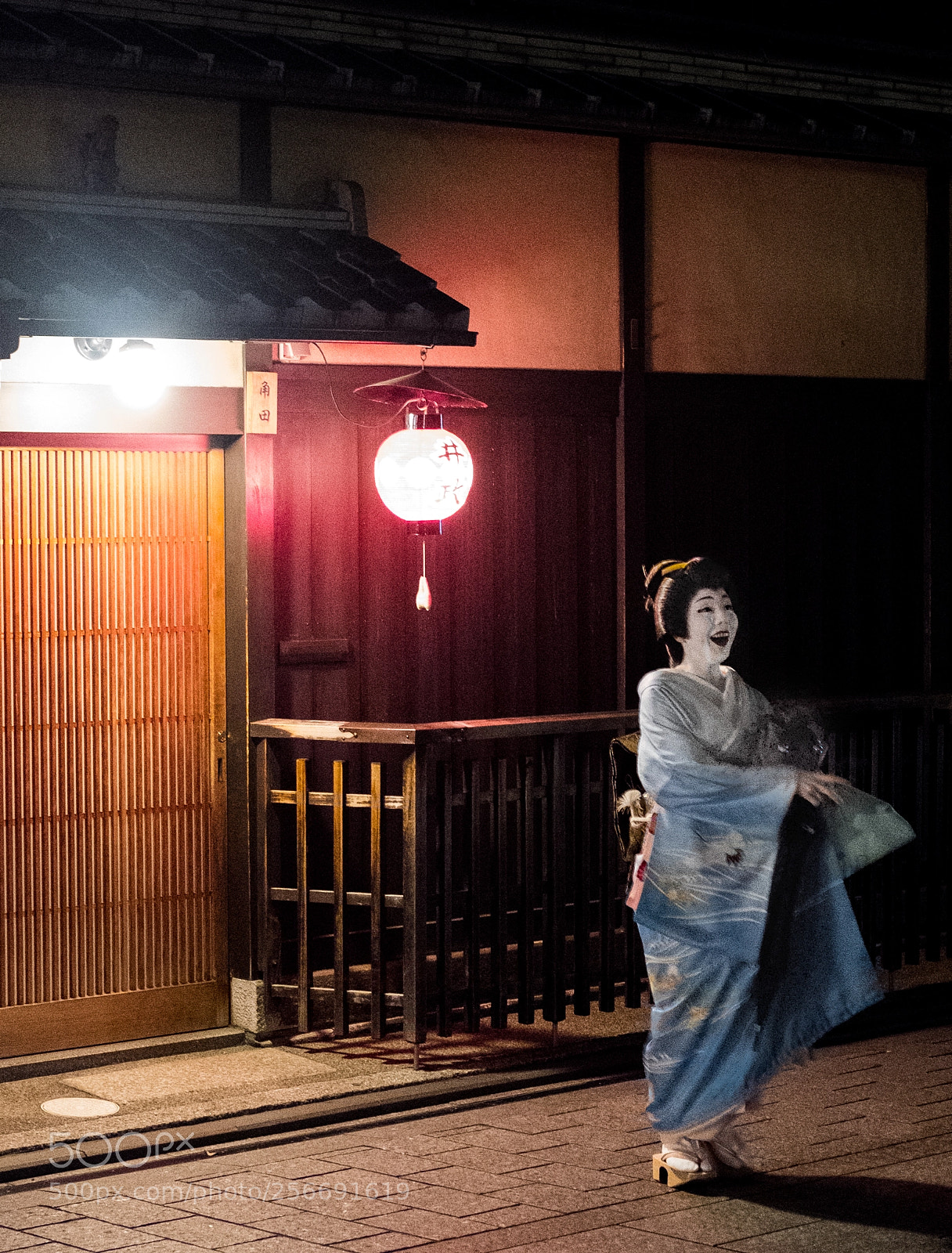 Fujifilm X-T2 sample photo. Gion streets photography