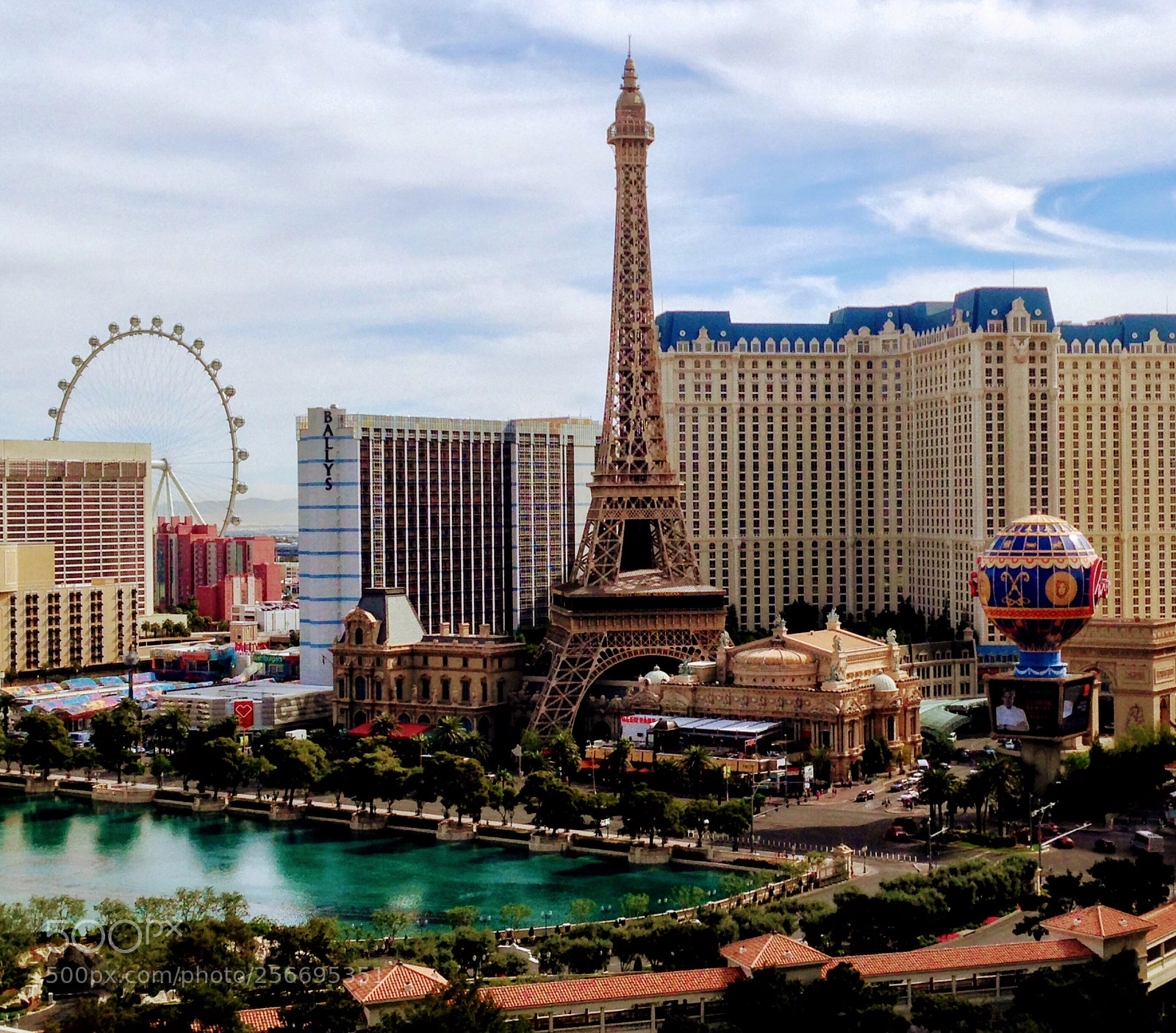 Apple iPhone 5 sample photo. Vegas by day photography