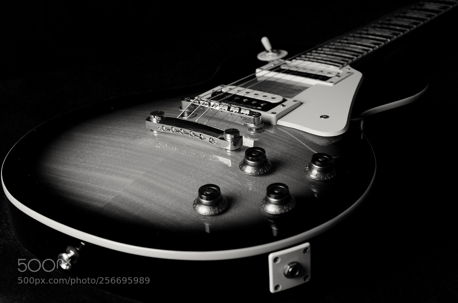Nikon D7000 sample photo. Guitare photography
