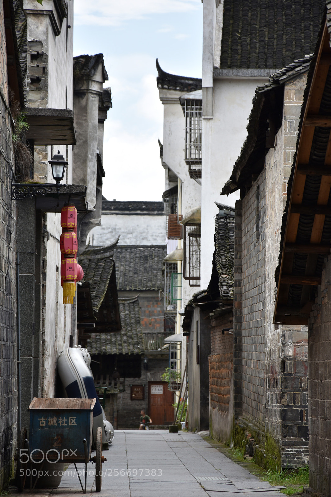 Nikon D3400 sample photo. Chinese antique street photography
