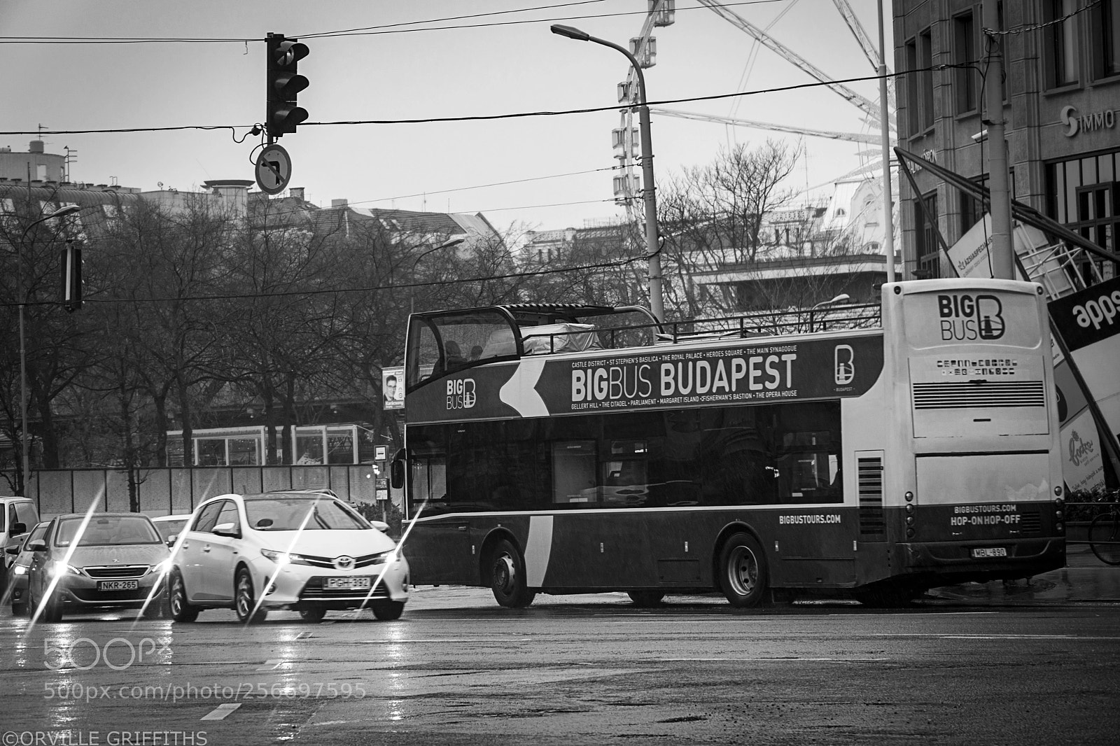 Sony a6500 sample photo. **big bus** in budapest photography
