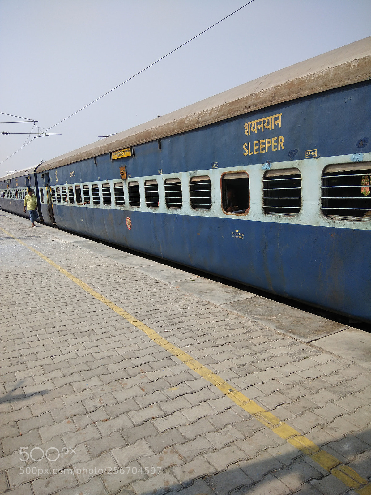 Xiaomi Redmi Note 4 sample photo. Howrah jammu-tavi himgiri express photography