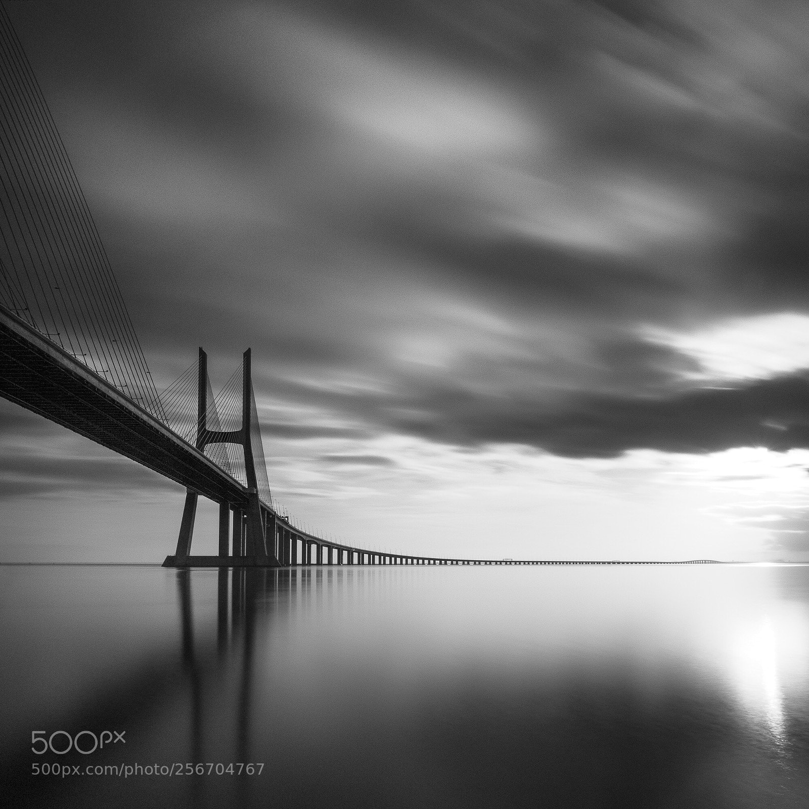 Olympus OM-D E-M1 Mark II sample photo. Ponte vasco da gama photography