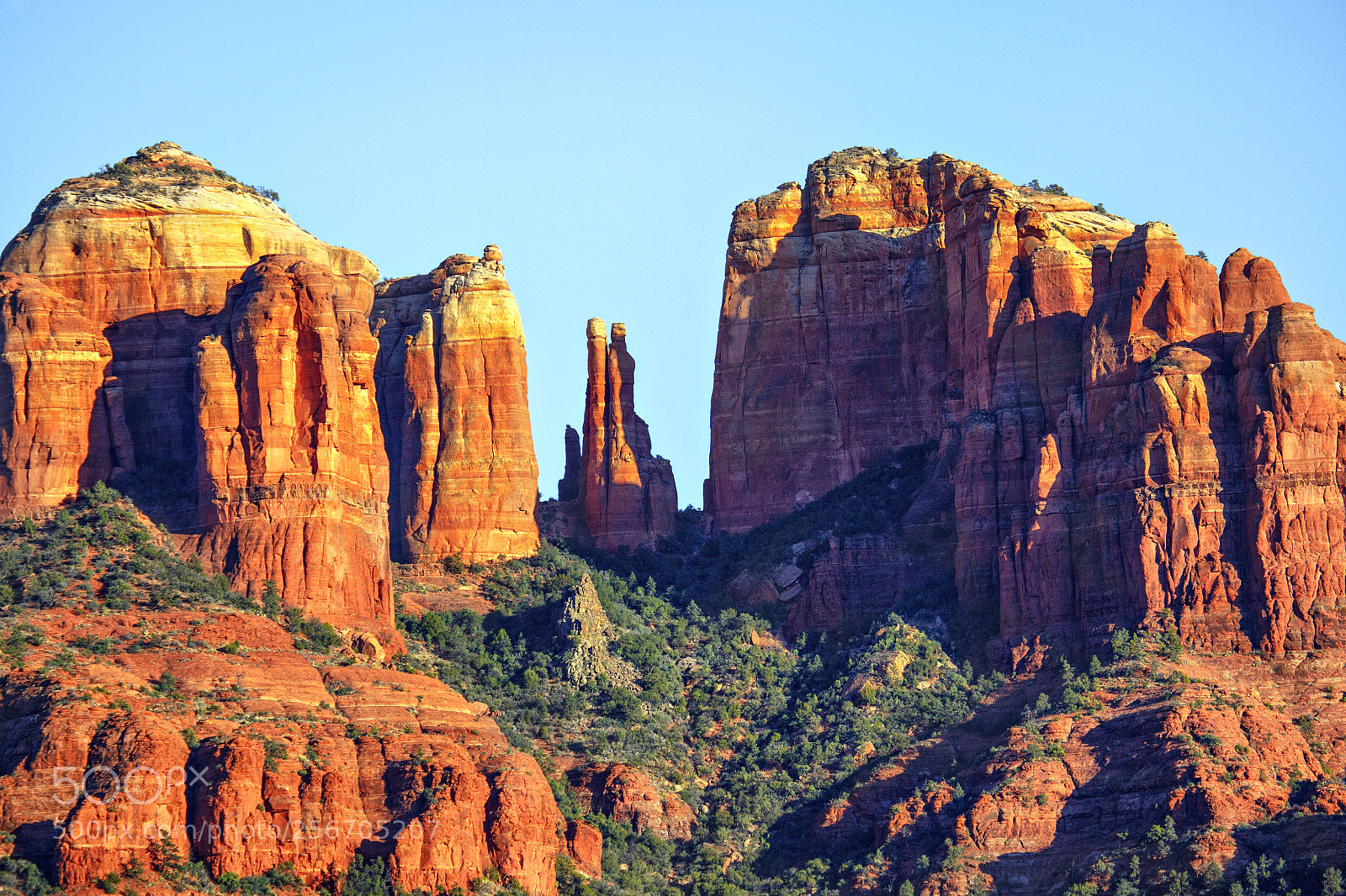 Canon EOS 5D Mark II sample photo. Cathedral rock photography