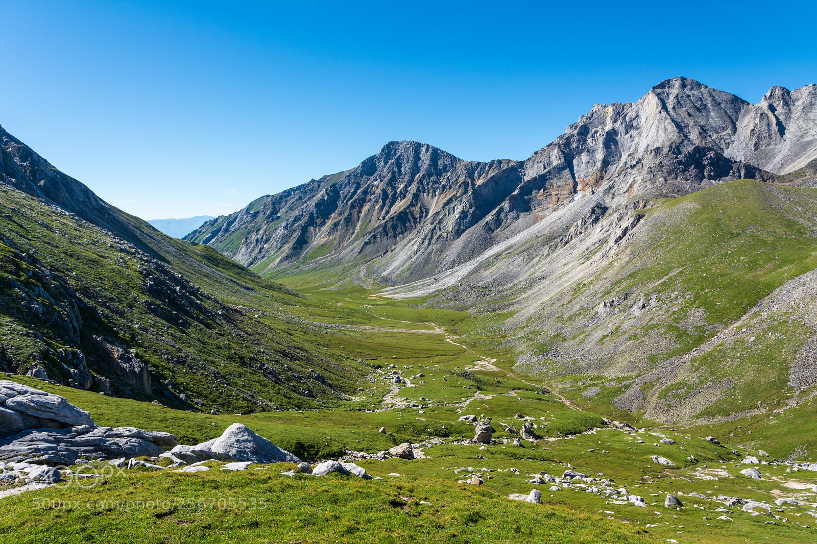 Nikon D5200 sample photo. The khubuty valley, the photography