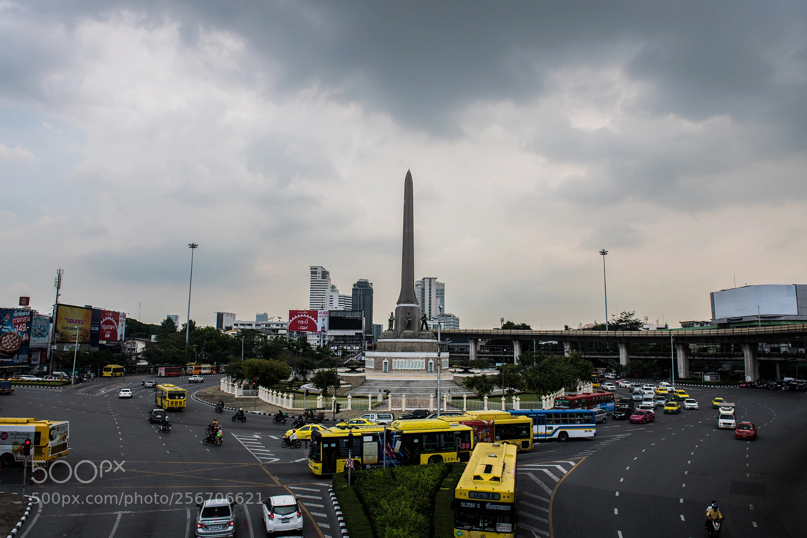 Nikon D850 sample photo. Dark and yellow photography