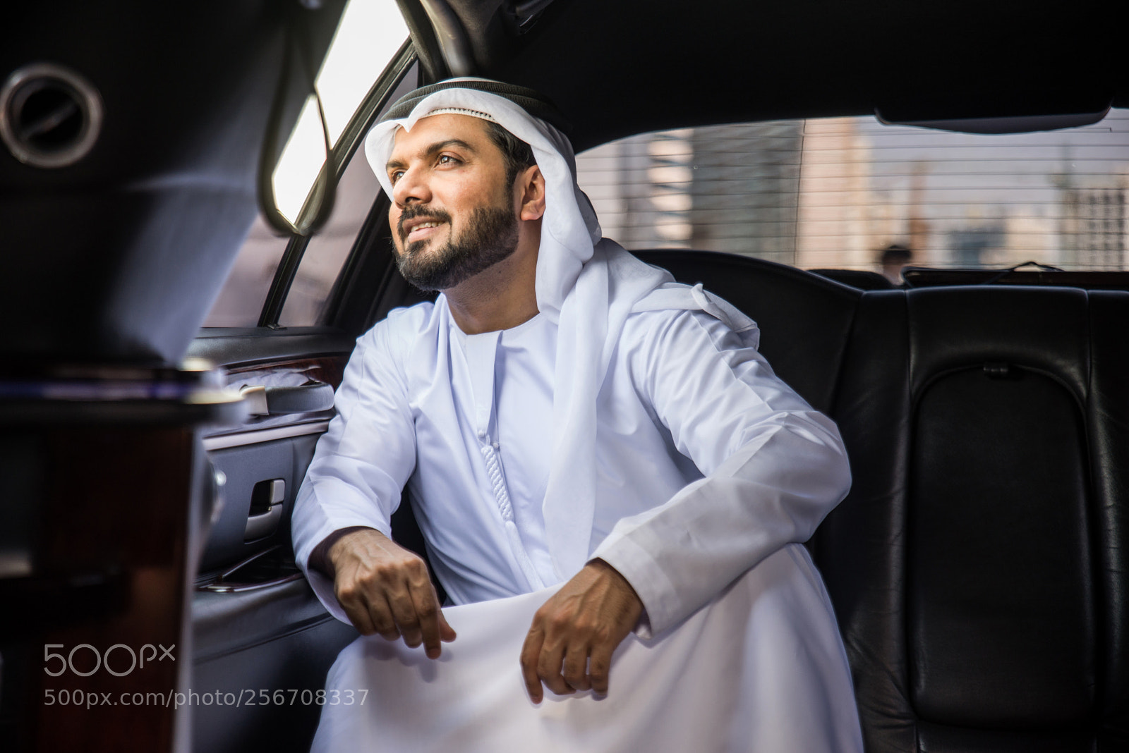Nikon D610 sample photo. Emirati businessman portrait photography