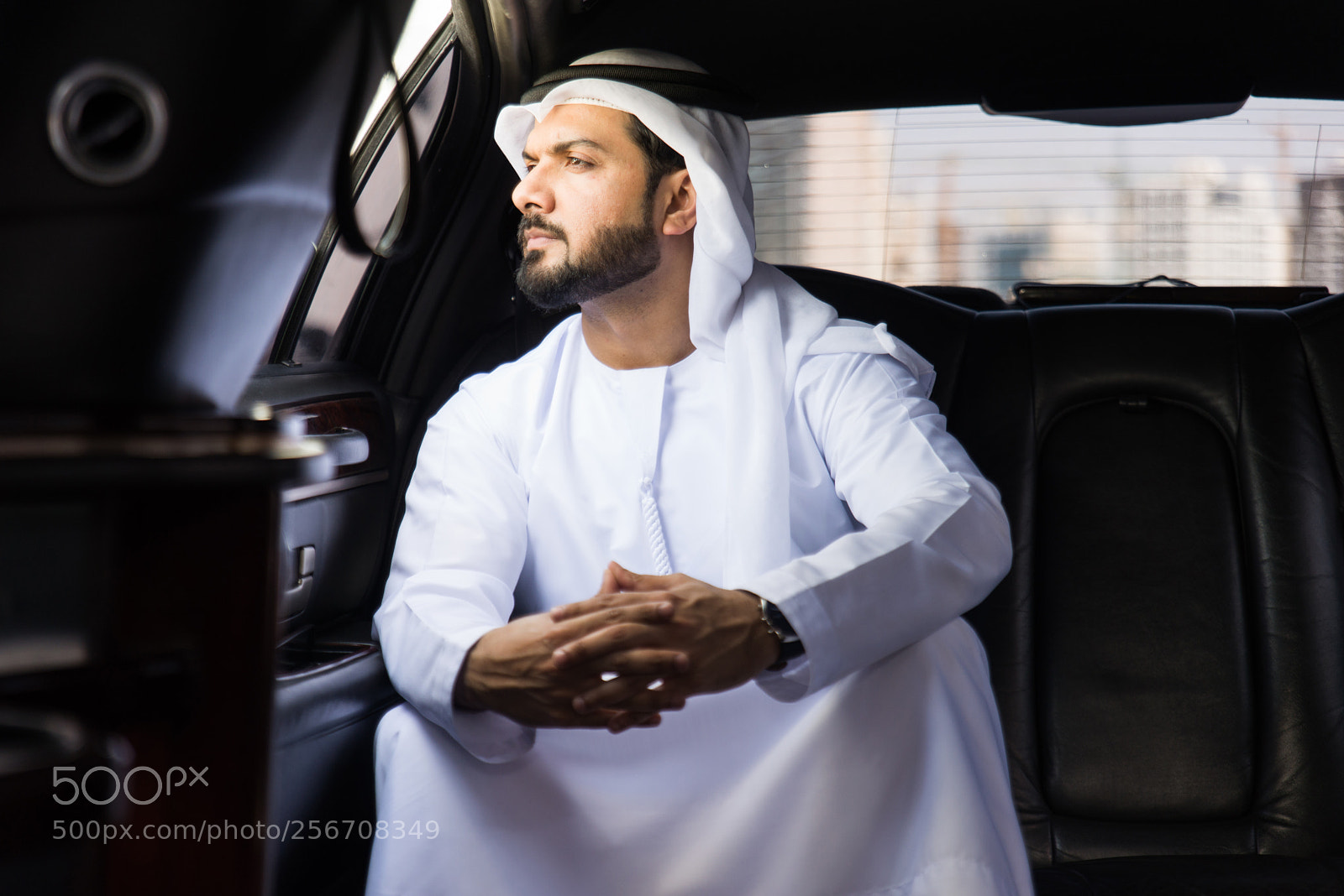 Nikon D610 sample photo. Emirati businessman portrait photography